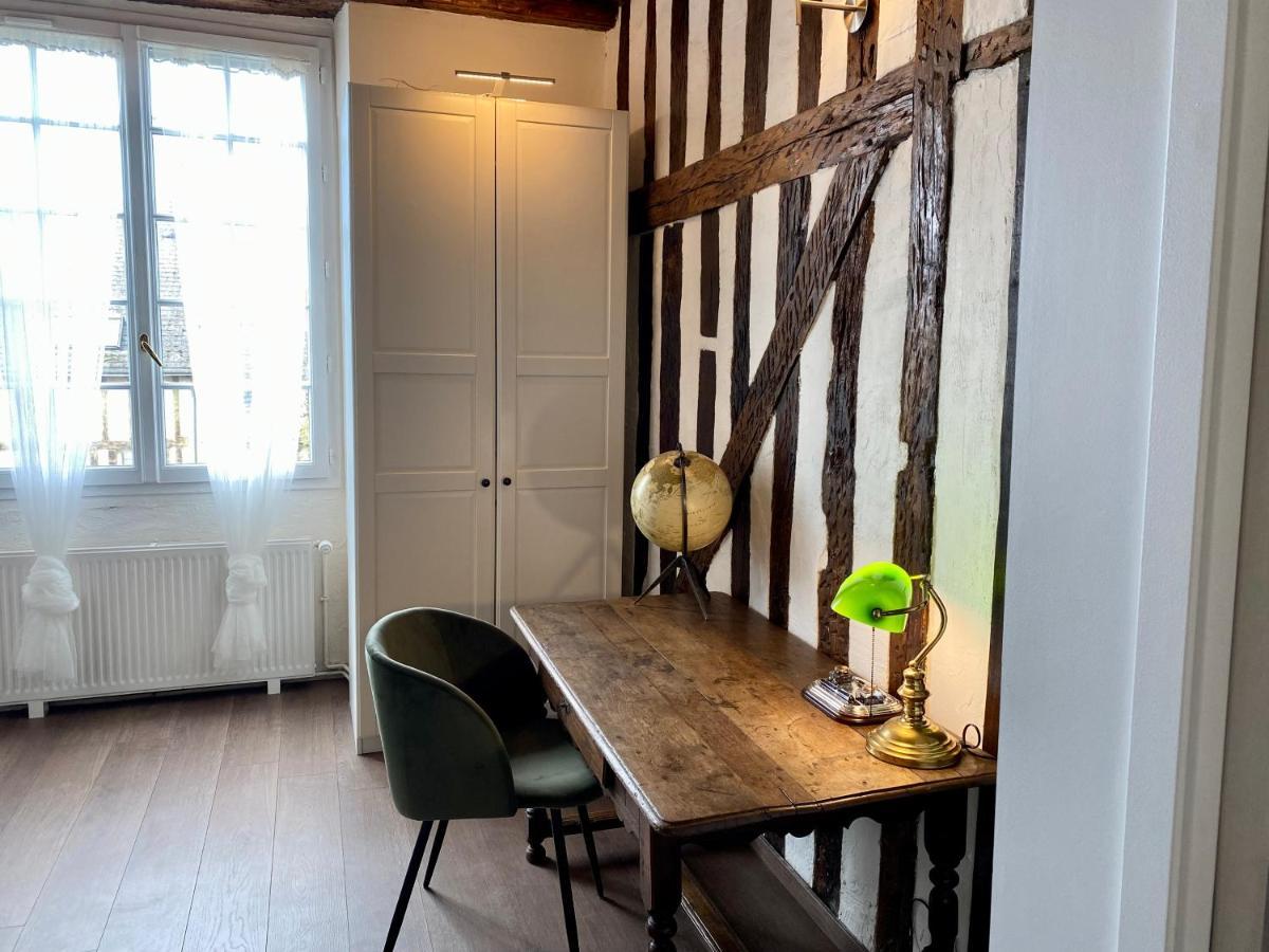 Le repaire d'Esmeralda Orléans Extérieur photo